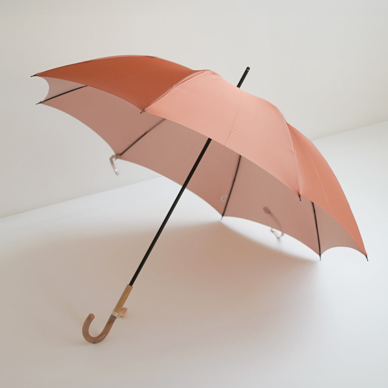 ニュアンスカラーの、おしゃれで上質な甲州織のレディース新定番長傘