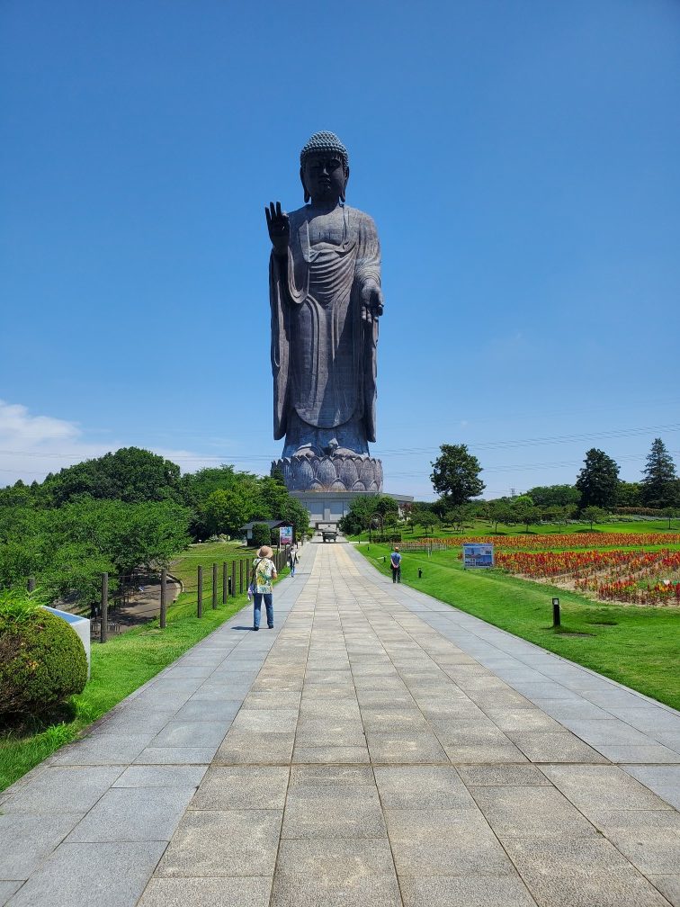 北関東旅行】うだるような猛暑の中、世界最大120mの青銅製仏像