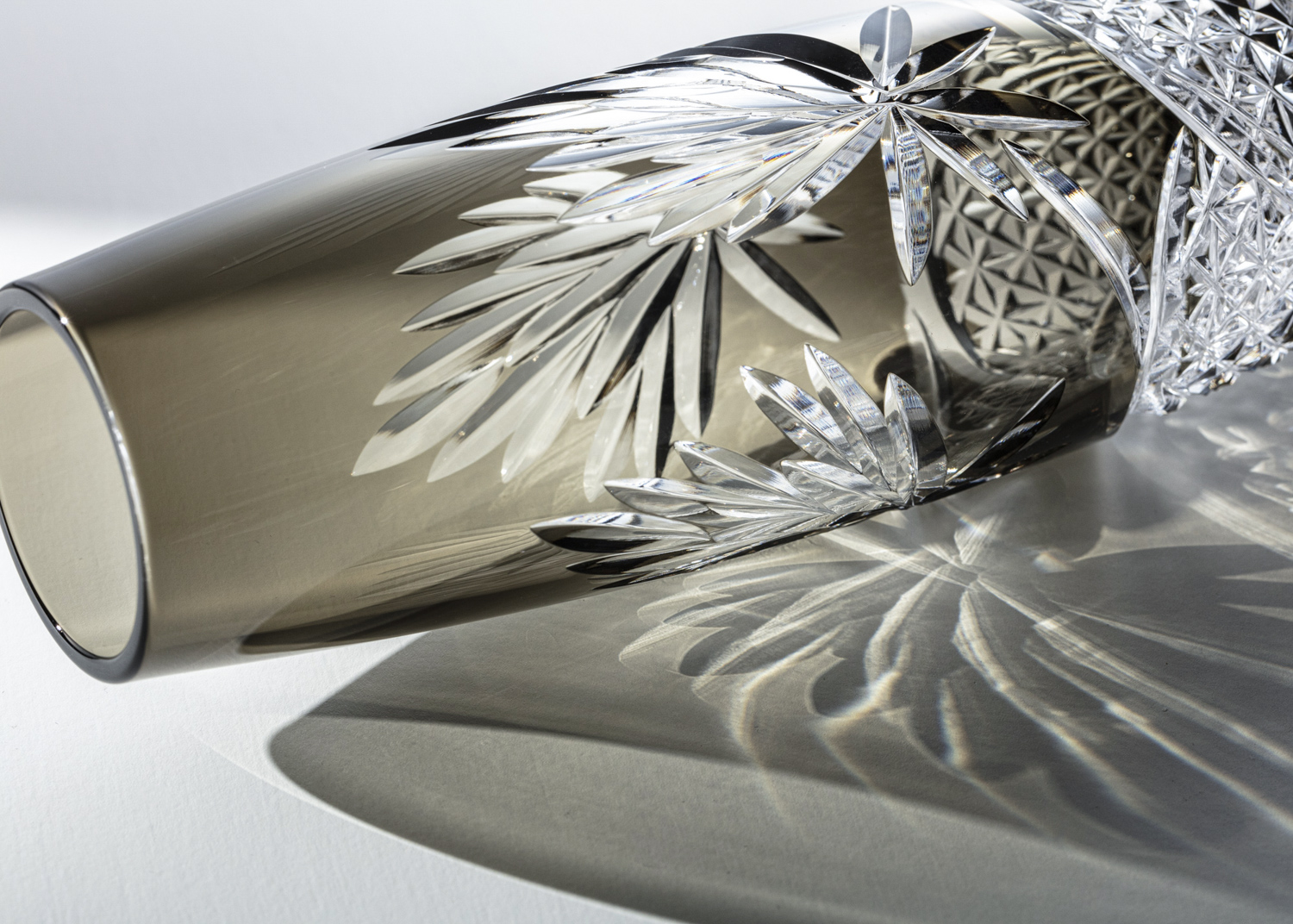 江戸切子 一輪挿＜月下美人＞ | カガミクリスタル