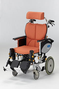 車椅子 レンタル 介助用 座面と背の角度を変えずに倒せるティルト