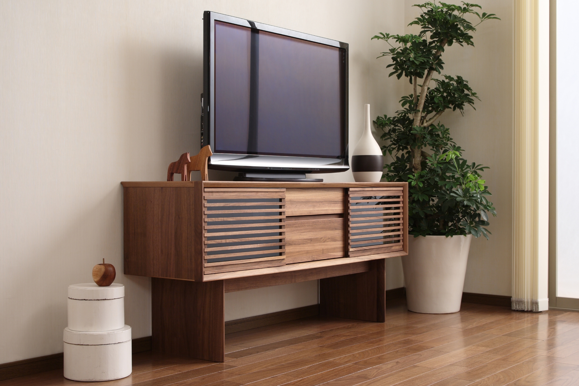 テレビボード／スライドストレージボード ｜暮らしで変わる家具選び