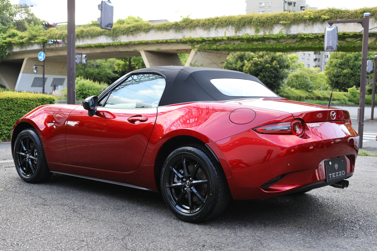 マツダ ロードスター NR-Aに似合うストライプは何色だ？ “没個性”への