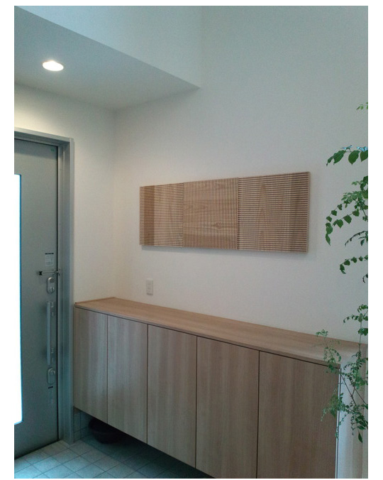 杉スリットパネル 杉の持つ空気浄化能力を高め、体に良い成分の