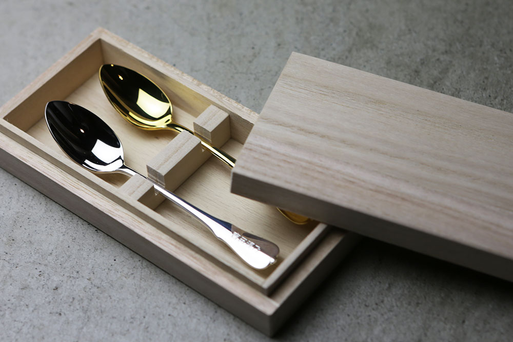 名入れ24Kコート金のスプーンとシルバー950銀のスプーンセット