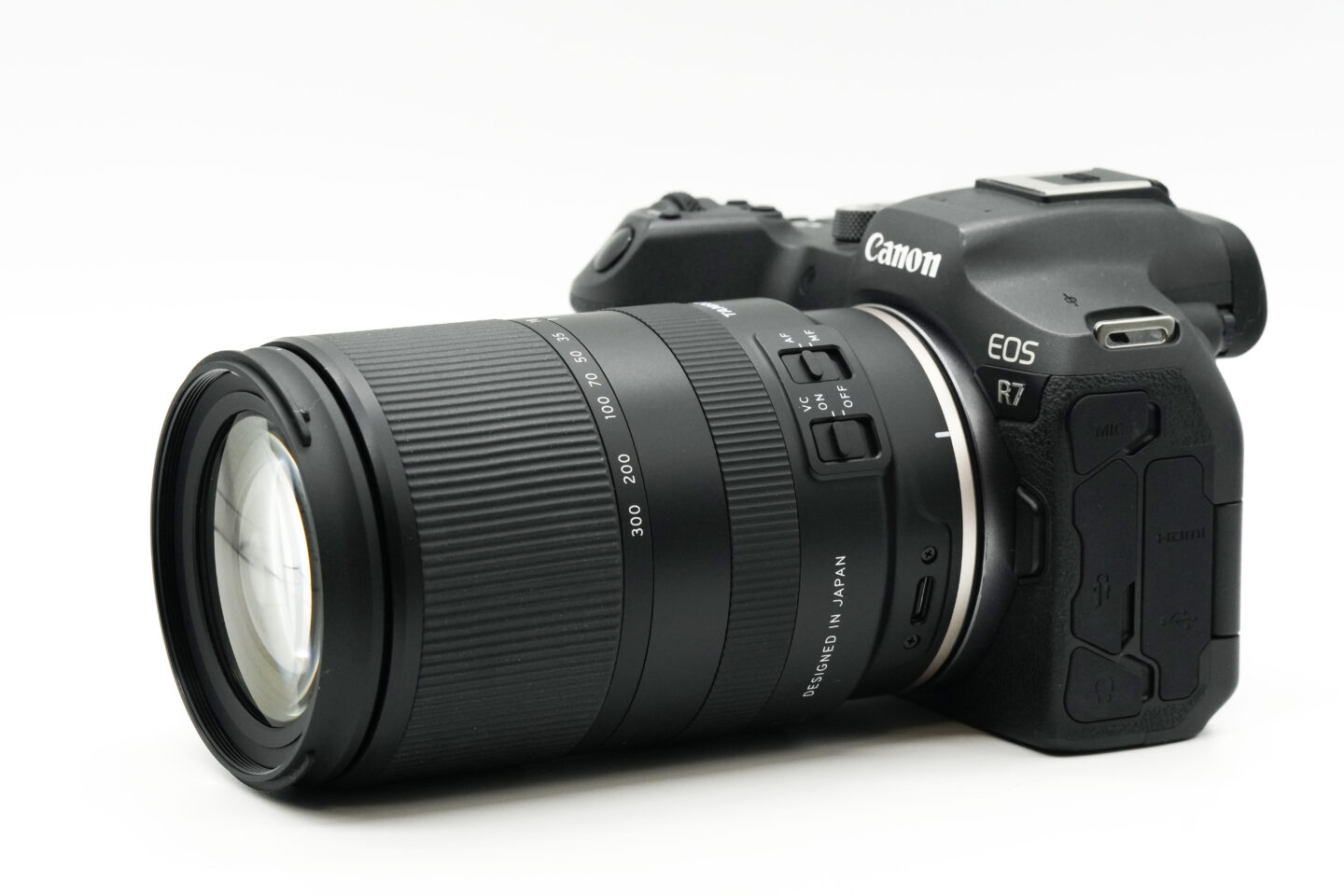 一本で超望遠から広角まで！待望のRFマウントで登場。手ブレ補正機構VC