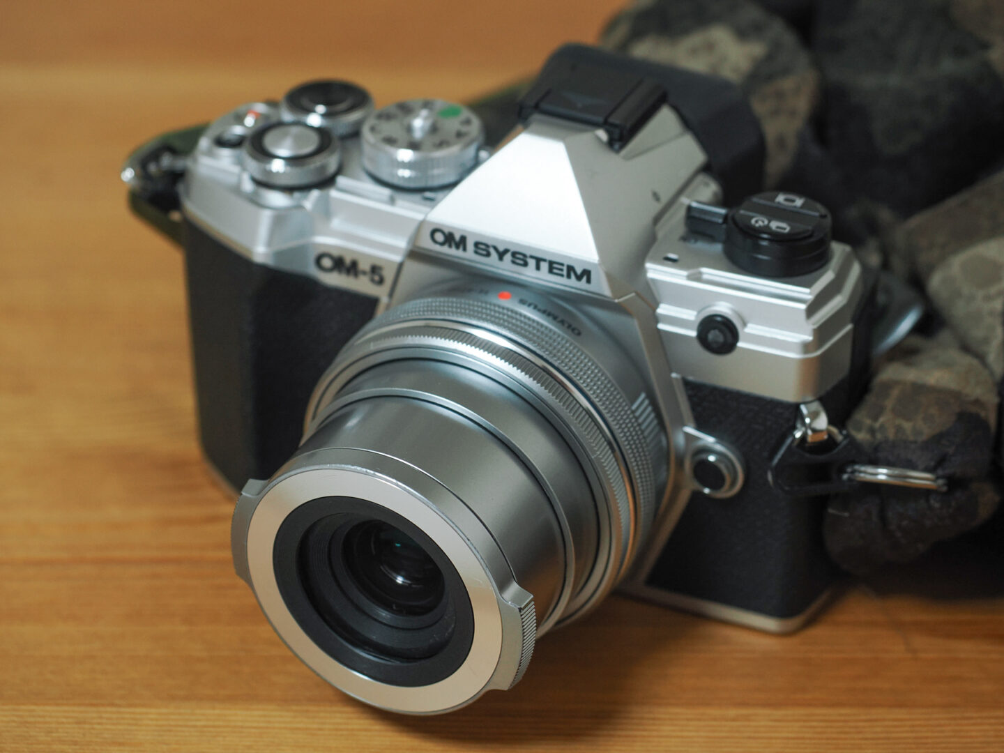 OM SYSTEM M.ZUIKO DIGITAL ED 14-42mm F3.5-5.6 EZ｜ボディキャップが