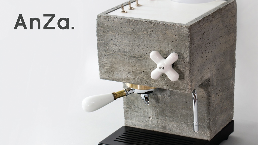 むき出しのコンクリートについた蛇口。実はこれがエスプレッソマシンだ