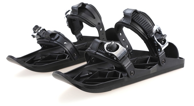 小さくても本格的なスキーが楽しめる靴型のスキーが帰ってきた