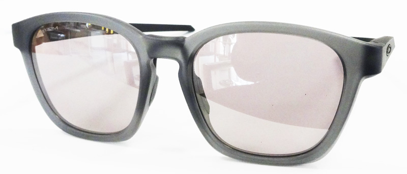 OAKLEY(オークリー)マルチカジュアルスポーツサングラスSHACKLE