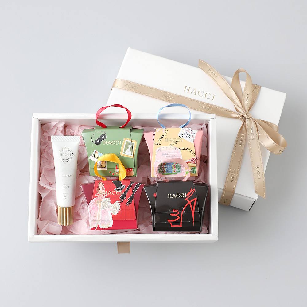 HACCIギフトセットボディウォッシュとチョコレートとハンカチ HACCI