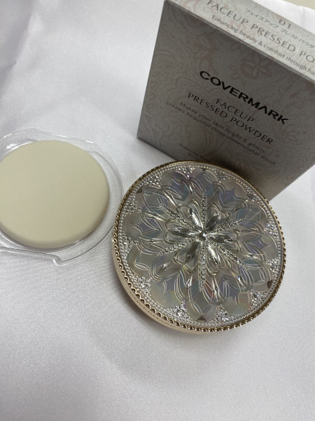 カバーマーク フェイスアップ プレストパウダー<限定パッケージ／2024