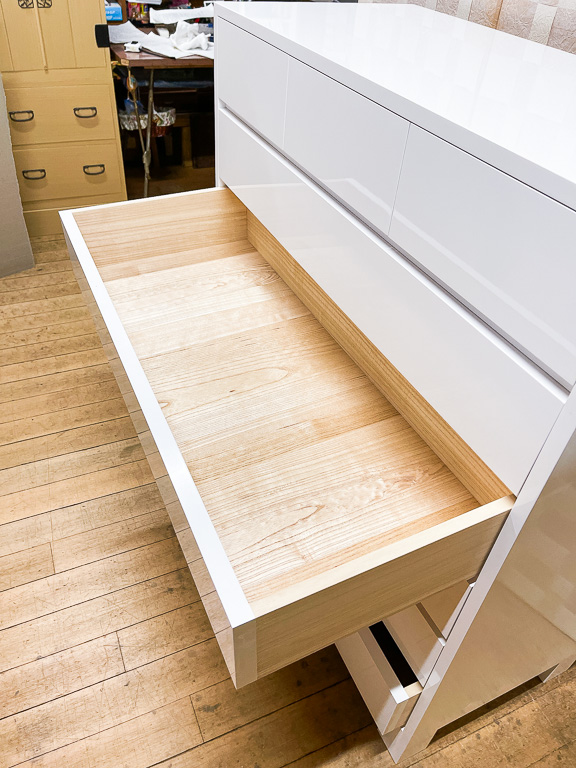 総桐チェスト5ノ3鏡面加工「ミラー」WH | 桐たんす（桐箪笥）の製造