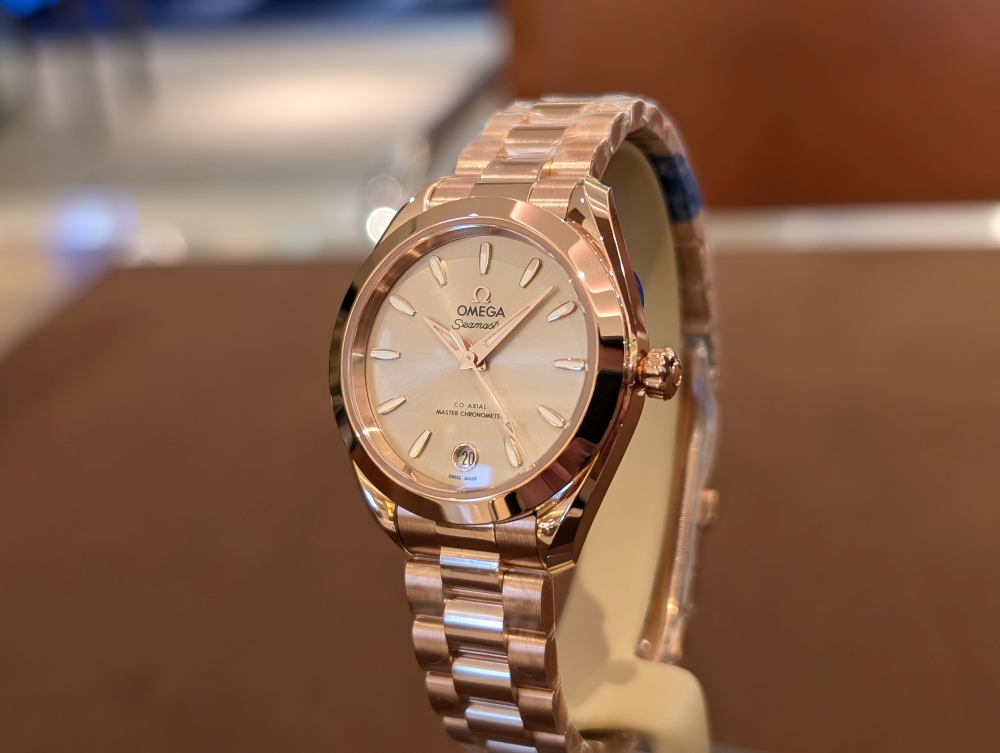 オメガ】これぞレディースウォッチの極み！！最上級金無垢モデルを手に