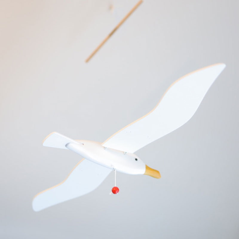 クレフト・かもめ（小）：優雅に羽ばたくかもめのモビール | krtek