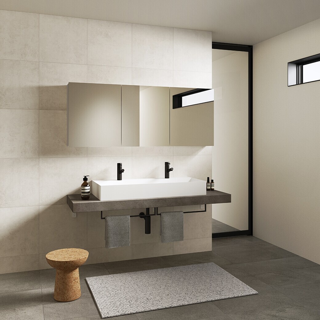 デザインはミニマル、収納はしっかりなスリムミラーボックス「Smith