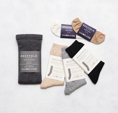 ファッションにも大活躍！なめらかな肌触りのおしゃれ・シルク100