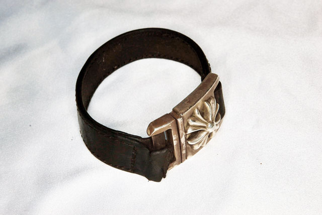 クロムハーツ ハーネス クラスプ レザーブレスレット レザー交換