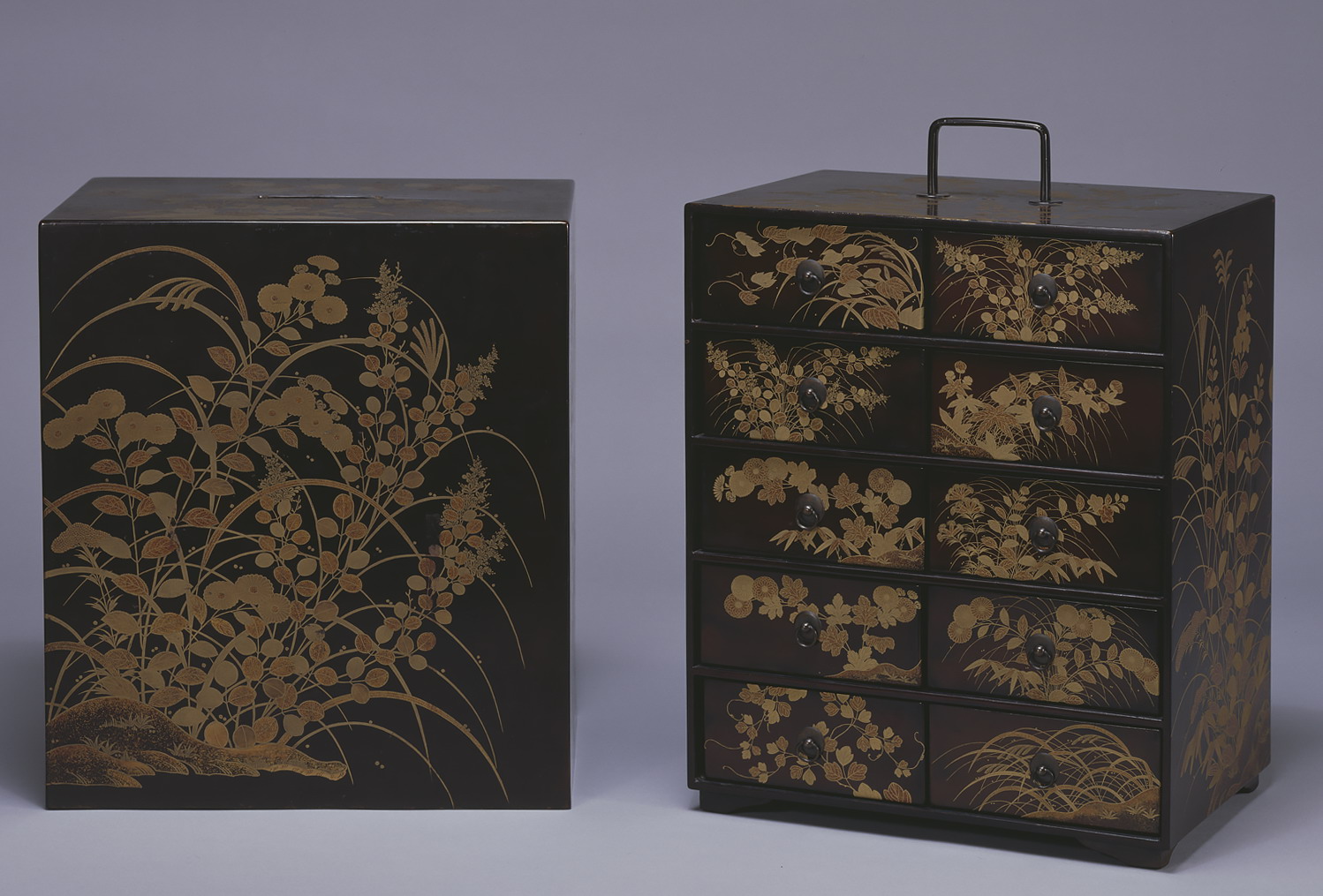 秋草蒔絵歌書箪笥 - 名品紹介 - 京都国立博物館