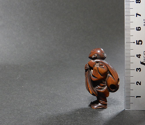木彫り 根付 人物 ＜在銘＞ | 【骨董品買取】日本全国対応・老舗骨董店