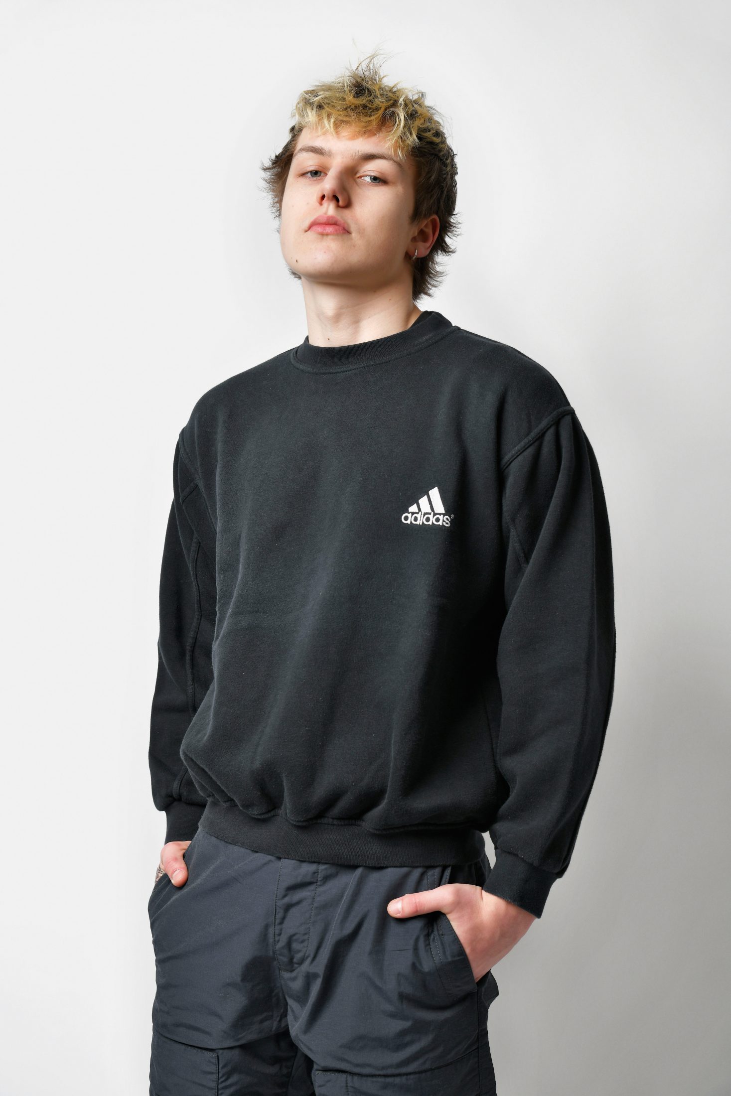 ADIDAS vintage sweatshirt black | Vintage clothing online store