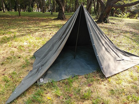NVA 東ドイツ レインドロップ テントシート 3枚セットポール、ペグ