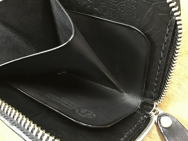 革工房ホークフェザーズ / スタッズL字ファスナーミニウォレット1A黒