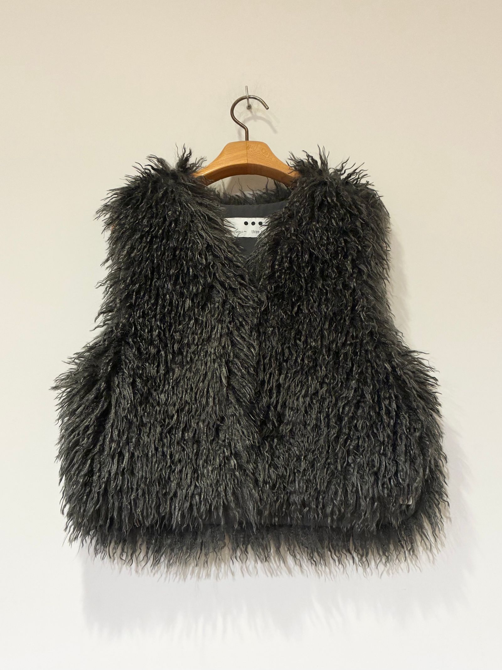 three dots - ウェイビーファー ショートジレ / ファーベスト