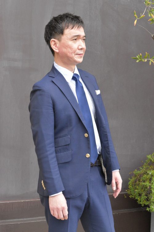 ネイビースーツ機能素材 | オーダースーツは完全国内縫製のHANABISHI