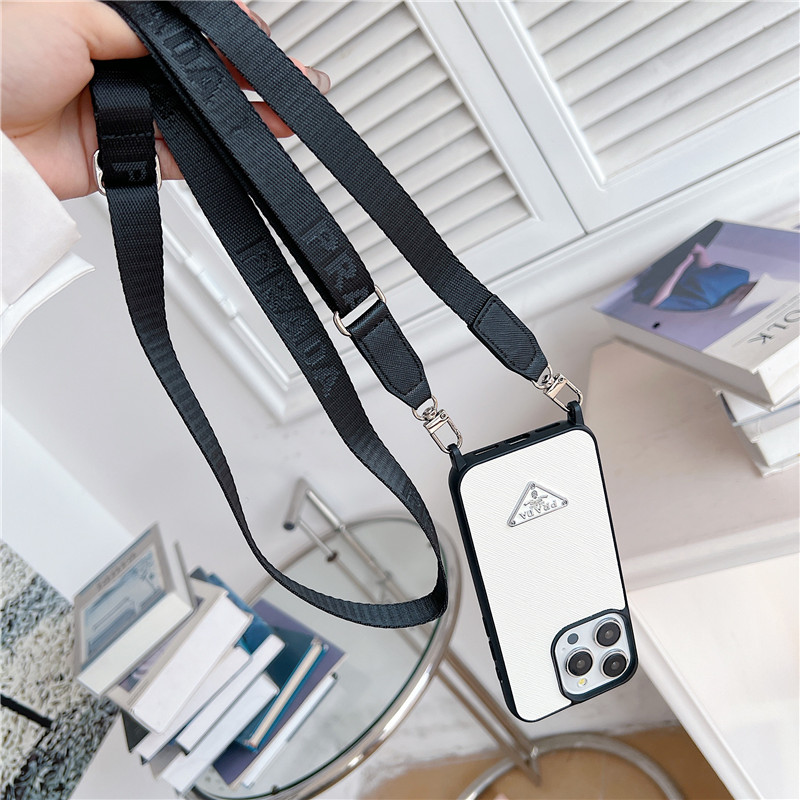 iphone17/17pro ショルダーケース ブランド prada iphone16pro