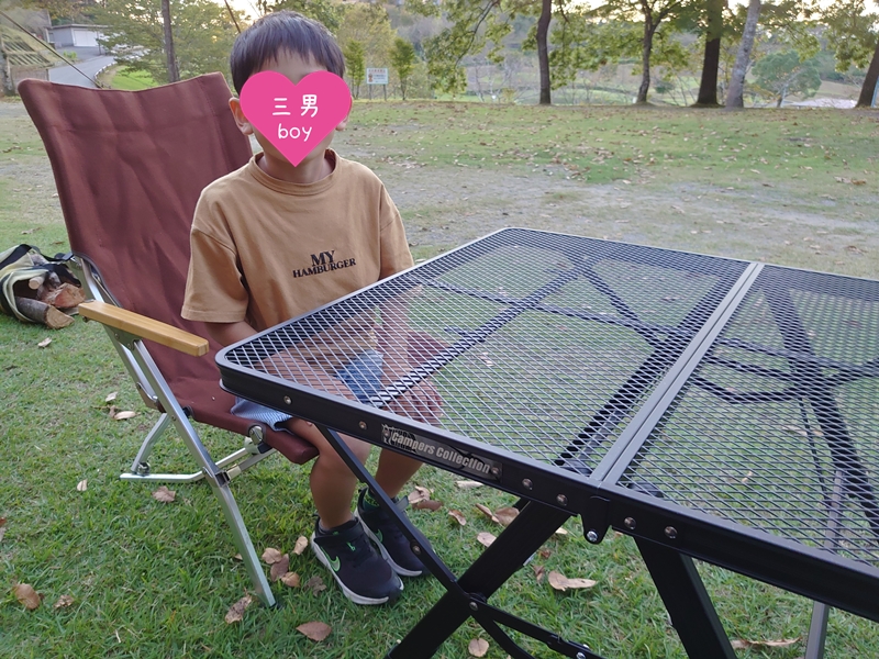 山善のキャンパーズコレクションのタフライトアクションテーブルが最高