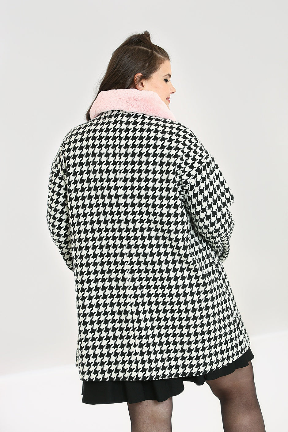 Milo Coat – Hell Bunny