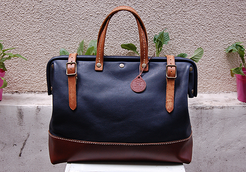 イタ革仕様の口枠ボストンバッグ。 - ヘルツのブログ | HERZのBlog