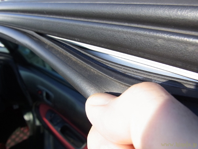 運転席側ドア用ウェザーストリップの交換