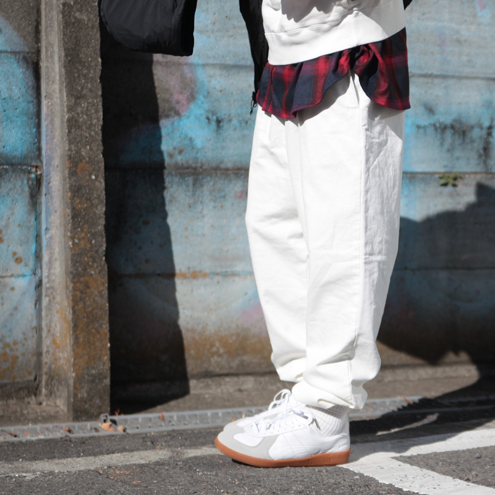 HOLLYWOOD RANCH MARKET Sample of staff's outfits | 聖林公司