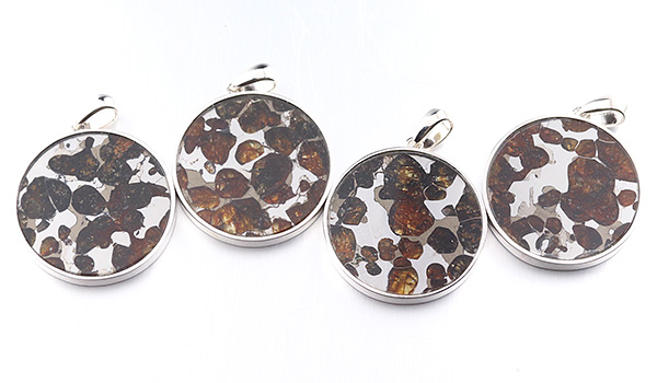 隕石特集】パラサイト・セリコ隕石ペンダント【フラワーオブライフ】約