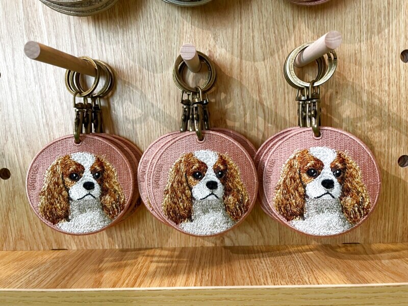 EMJOUR刺繍キーホルダー - INU－CLOSET