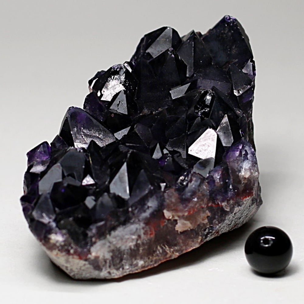 マハラシュトラ産☆アメジストクラスター掛けるフローライトハリネズミ