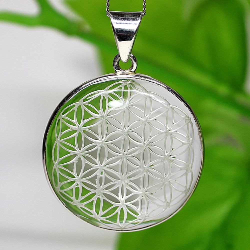 ガネッシュヒマール産]ヒマラヤ水晶フラワーオブライフペンダント