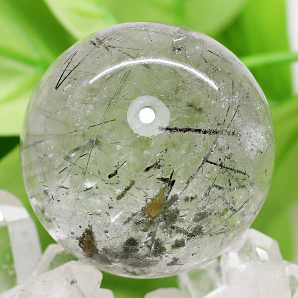 ガネッシュヒマール産ヒマラヤ水晶丸玉/角閃石&緑閃石内包スフィア
