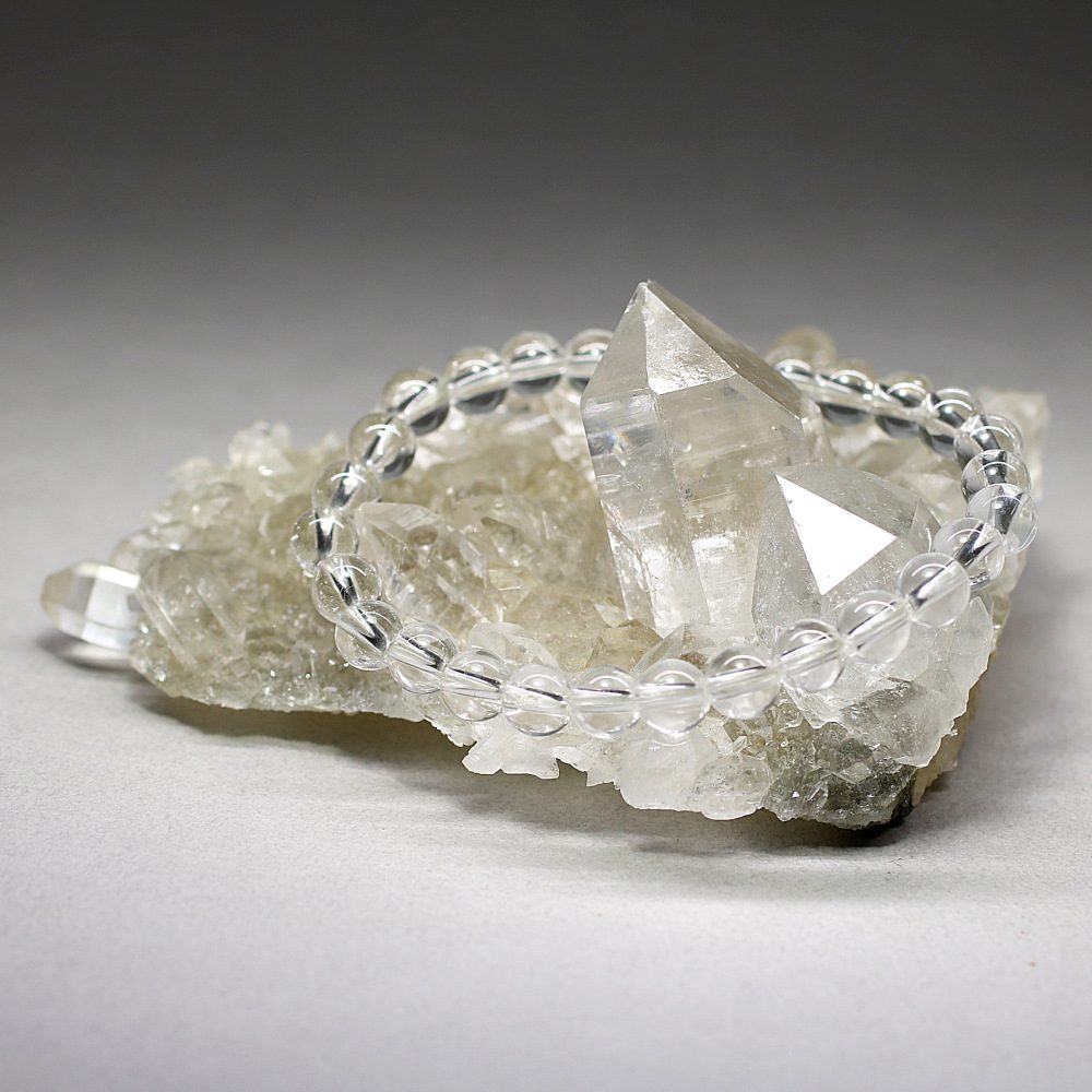 特別価格/高品質・マニカラン産]ヒマラヤ水晶クラスター/原石/淡い