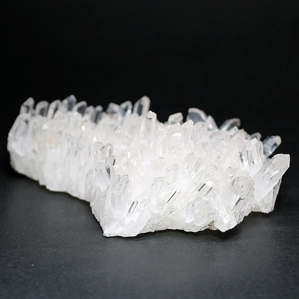 中国/四川省産]水晶クラスター/原石（専用木製台座付） - 埼玉県吉川市