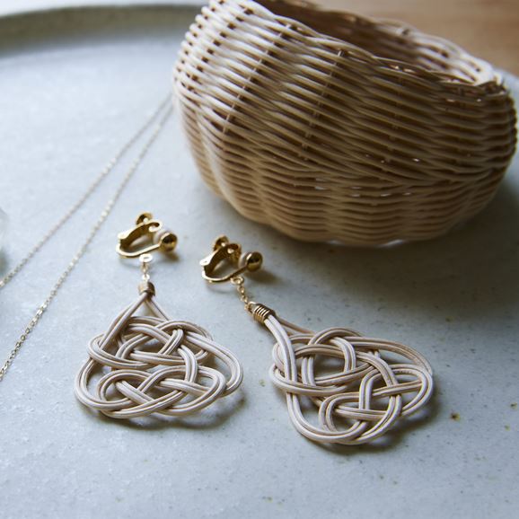 SIRI SIRI ARABESQUE イヤリング｜ピアス・イヤリング｜IDEE SHOP Online