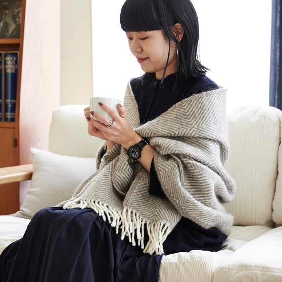 LAPUAN KANKURIT ポケットショール ブラック×グレー｜ファッション小物