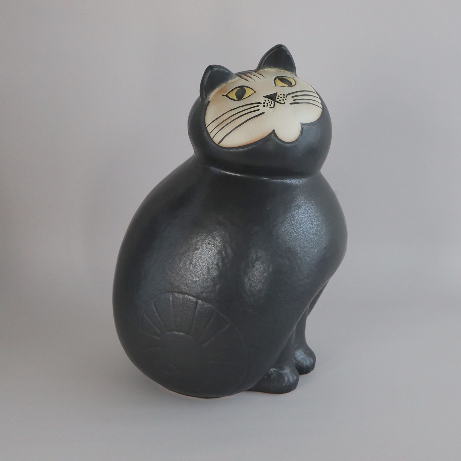 定番品】Lisa Larson Cat MIA Maxi Black｜入荷待ち商品｜IDEE SHOP Online