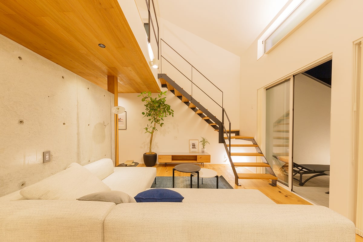 木彫りのコーギー天使への階段 木彫りのコーギー天使への階段