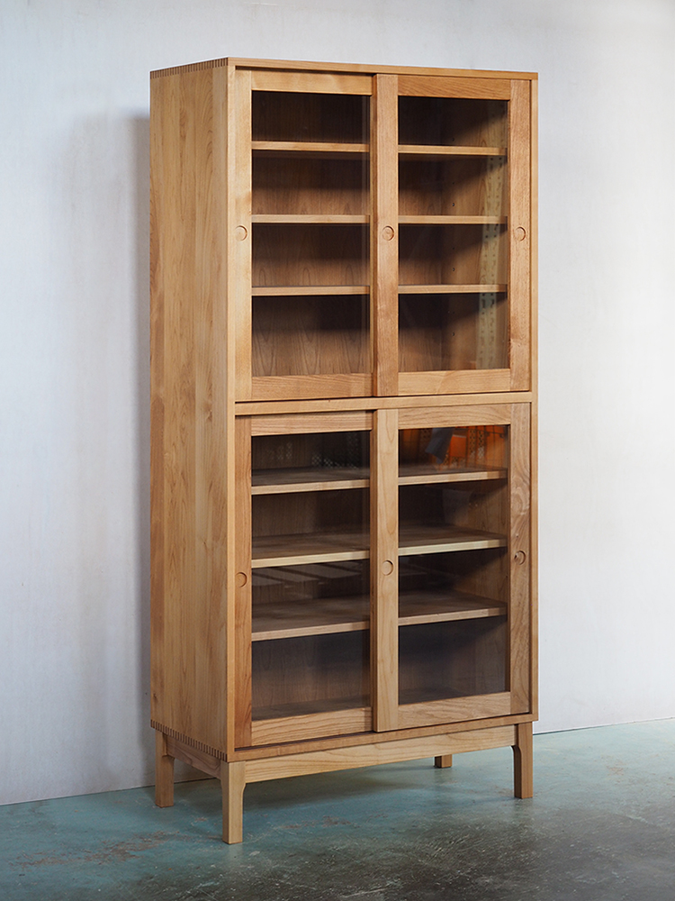 無垢材食器棚 ガラス引き戸｜ikususu FURNITURE｜無垢材家具・オーダー
