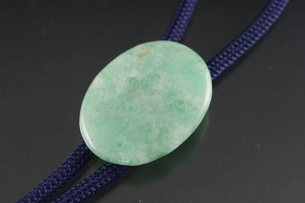 糸魚川産翡翠 特大勾玉 国産翡翠の勾玉販売 天然石・国産原石の専門店