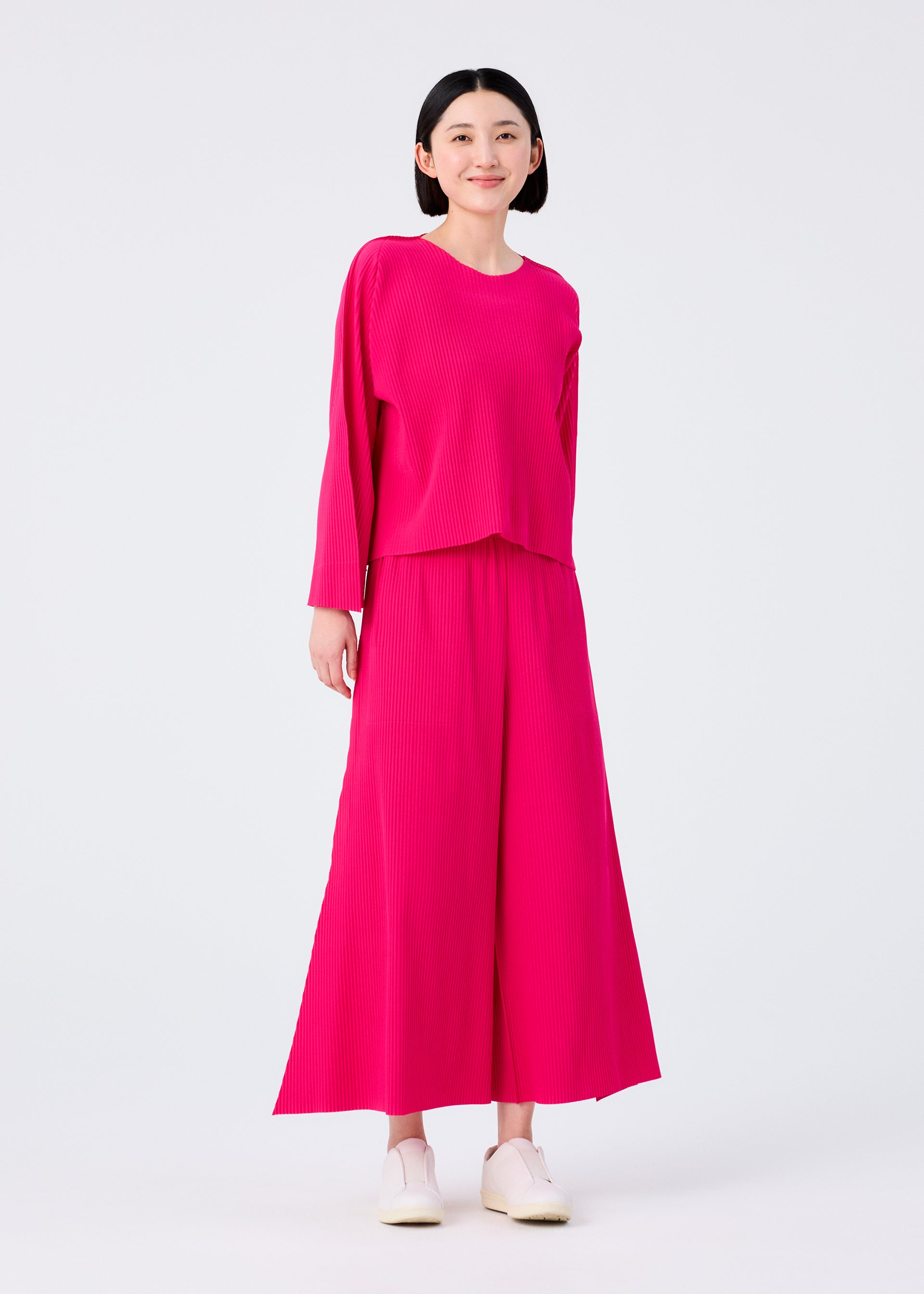 FLARE PLEATS – isseymiyake.com