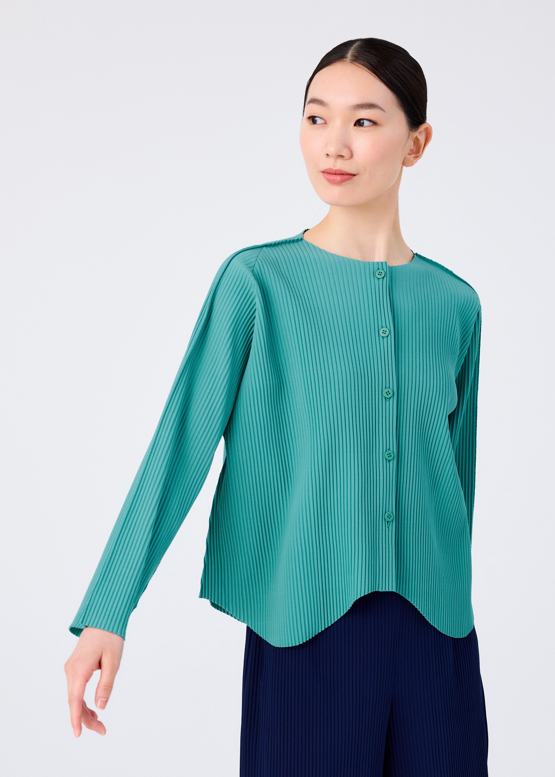 AURORA PLEATS – isseymiyake.com