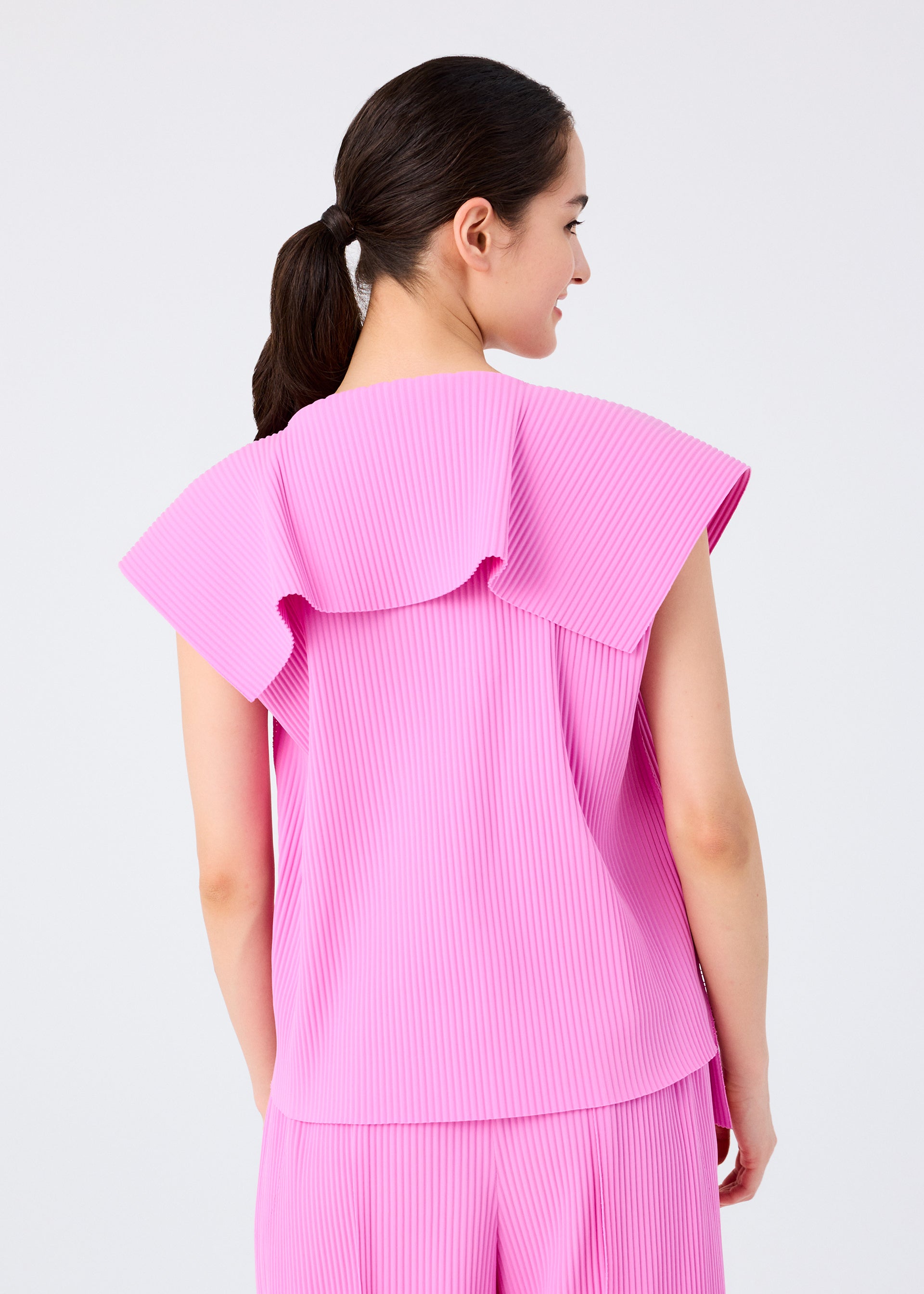 TRICK PLEATS – isseymiyake.com